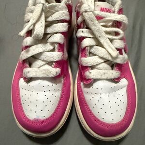 Nike Kids Sneakers in Pink and White